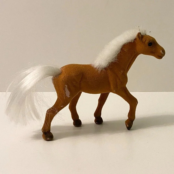 Vintage Flocked Horse Figure 4 Inch Tall Unmarked Toy - Picture 3 of 14